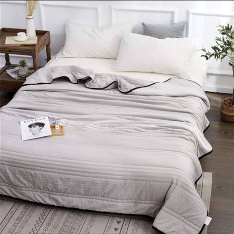 Cooling Summer Blanket - Lightweight Air-Conditioning Quilt